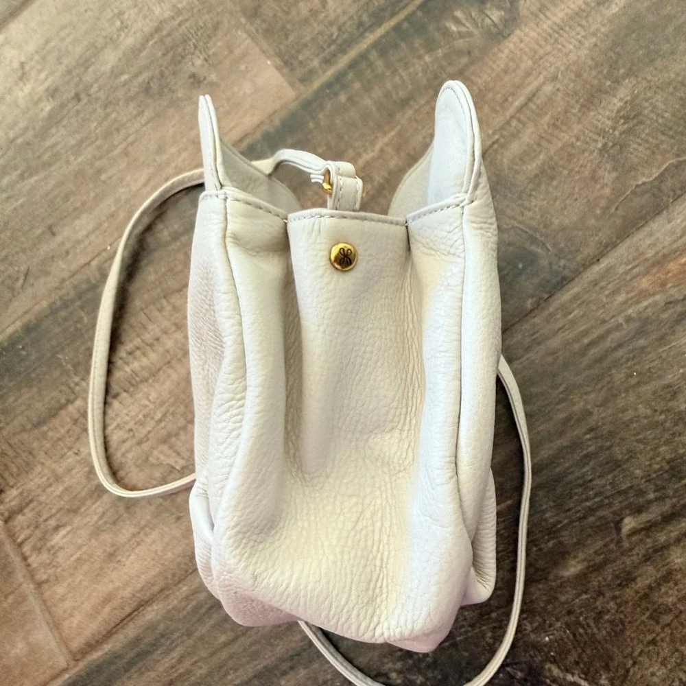 Hobo Women's Cream Pebbled Leather Magnetic Close Minimalist Crossbody Bag,Small